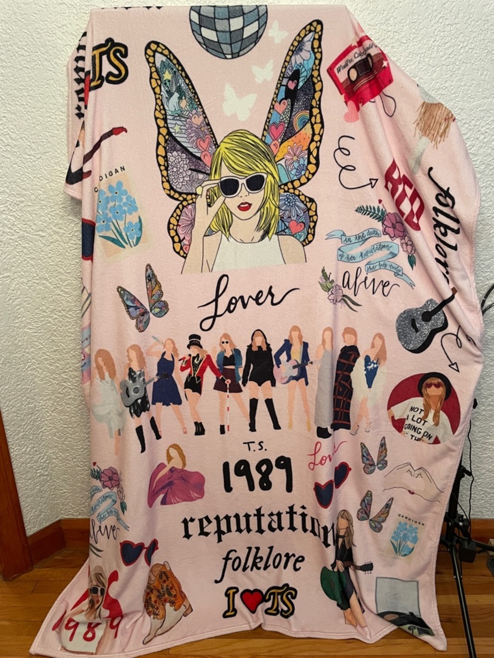 TAYLOR SWIFT Fan Album & Concert Collage Fleece Soft Cozy Collector Blanket